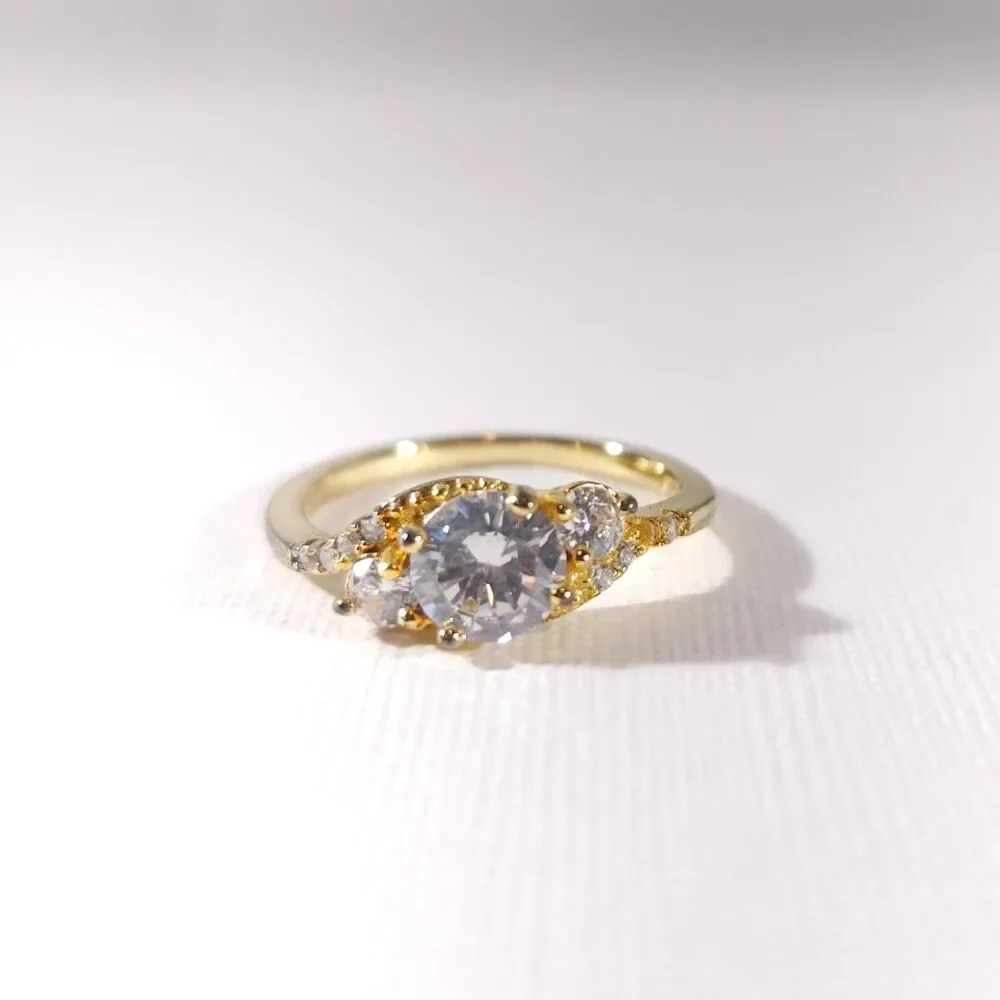 Cubic Zirconia sparkling cz